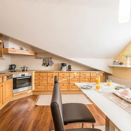 Hildegard ノイシュティフト・イム・シュトゥーバイタール